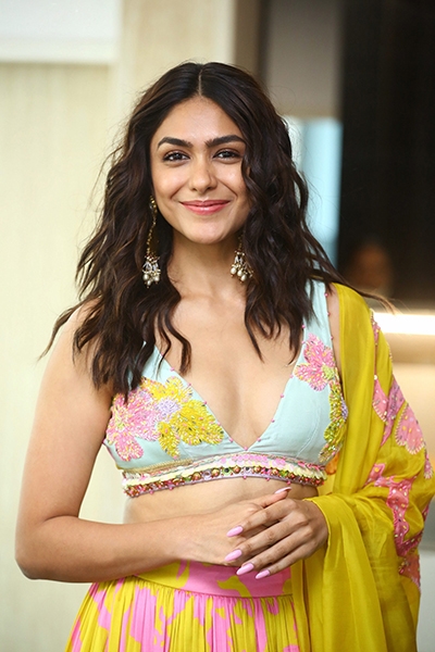 Mrunal Thakur's feature image